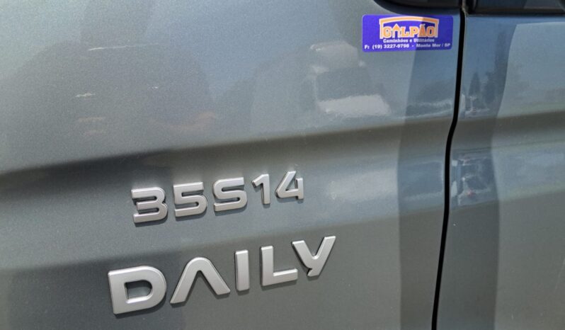 Iveco Daily 35S14 Baú Carga Seca – (2015) completo