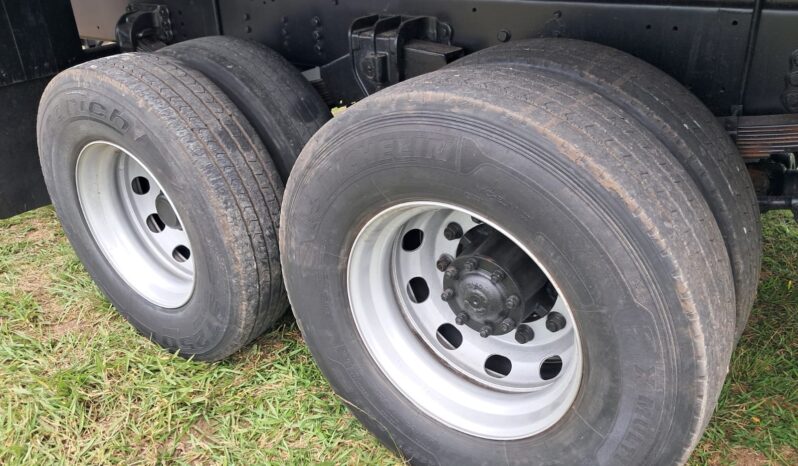 VW 24.250 6X2 CRM Carroceria – (2010) completo