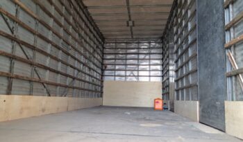 VW 13.180 Worker 4X2 TOCO BAÚ – (2000) completo