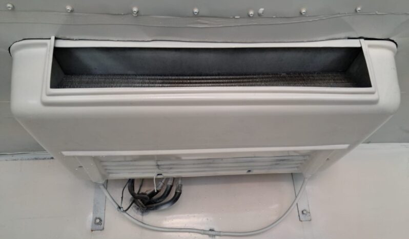 MB Atego 1719 4X2 Baú Refrigerado – (2012) completo