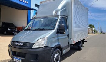 Iveco Daily 35S14 Baú Carga Seca – (2015) completo