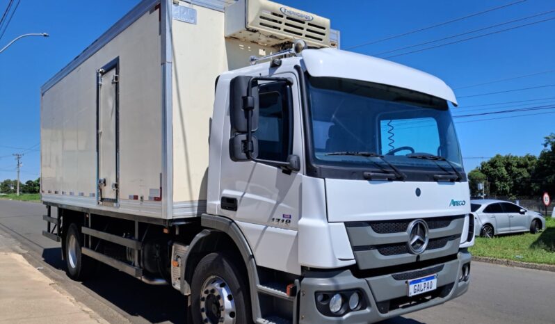 MB Atego 1719 4X2 Baú Refrigerado – (2012) completo
