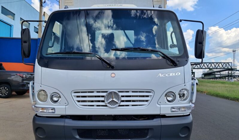 MB Accelo 915C Baú Carga Seca – (2010) completo
