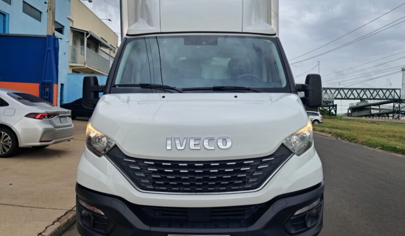 Iveco Daily 35.150 Baú Carga Seca – (2021) completo