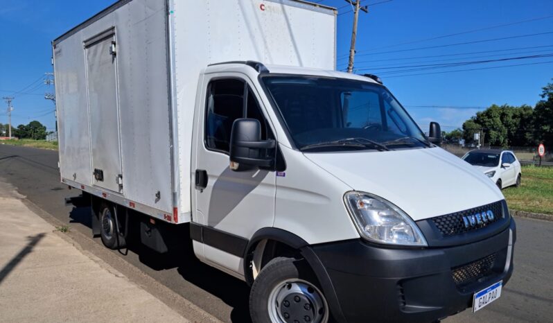 Iveco Daily 35S14 Baú Carga Seca – (2018) completo