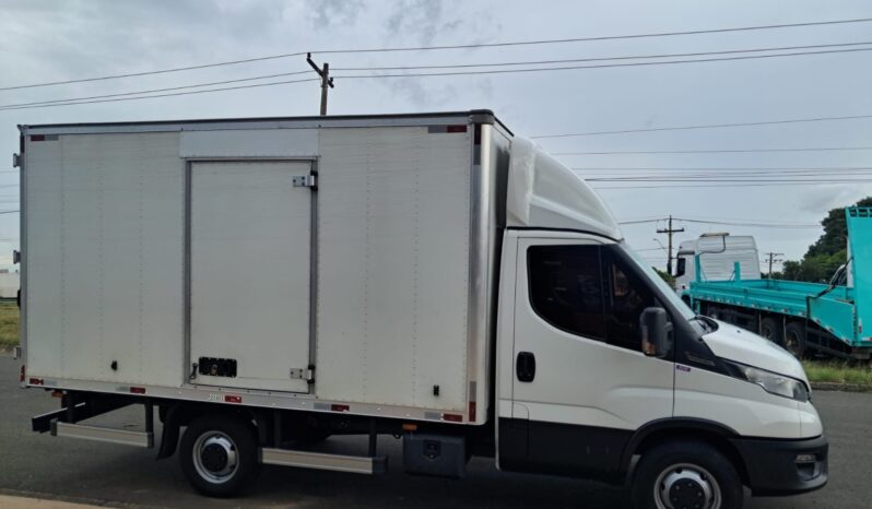 Iveco Daily 35.150 Baú Carga Seca – (2021) completo