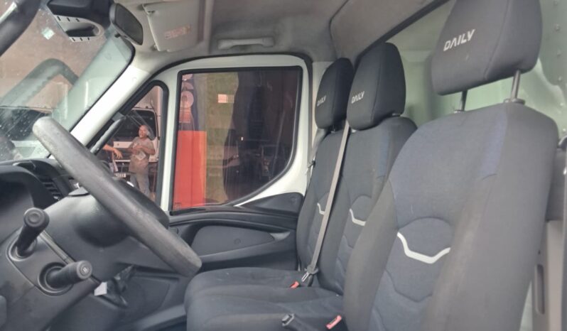 Iveco Daily 35.150 Baú Carga Seca – (2021) completo