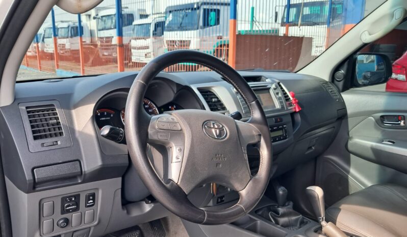 Hilux SRV 3.0 CD D-D4 Diesel 4X4 AT – (2012) completo