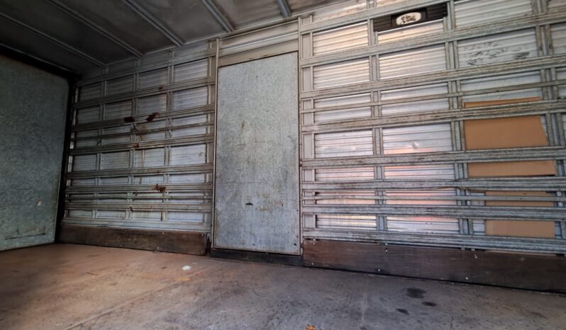 MB Accelo 915C Baú Carga Seca – (2010) completo