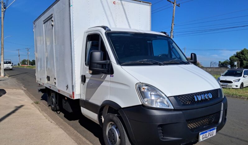 Iveco Daily 35S14 Baú Carga Seca – (2018) completo