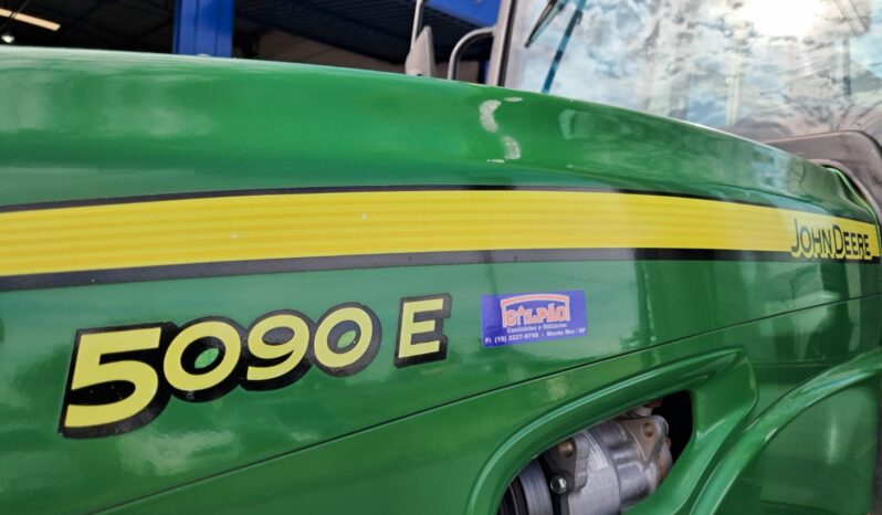 Trator JOHN DEERE 5090 4X4 Cabinado – (2014) completo