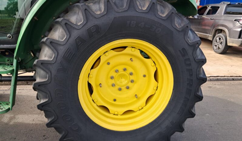 Trator JOHN DEERE 5090 4X4 Cabinado – (2014) completo