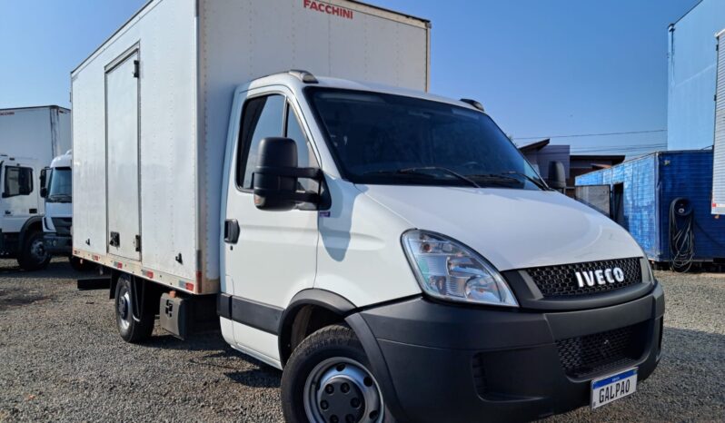 Iveco Daily 35S14 Baú Carga Seca – (2018) completo