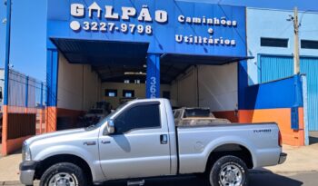 Ford F-250 XL 4X2 – (2004) completo