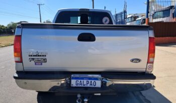 Ford F-250 XL 4X2 – (2004) completo