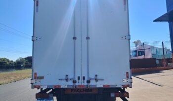 MB Accelo 815C 4X2 Baú Carga Seca – (2016) completo