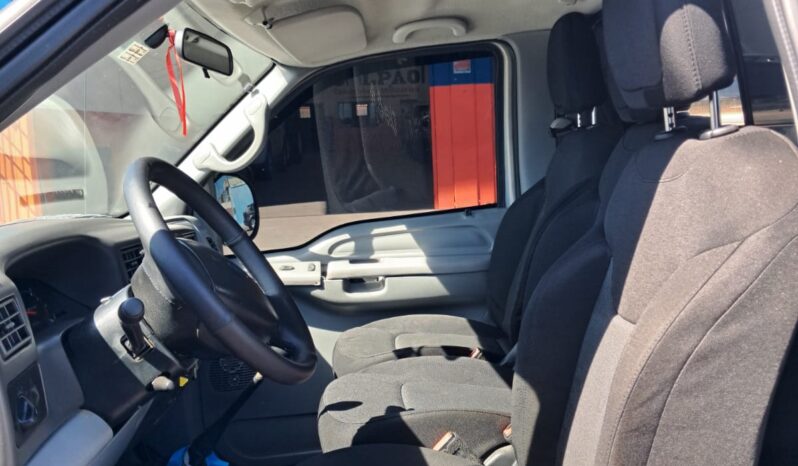 Ford F-250 XL 4X2 – (2004) completo