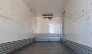 MB Accelo 815C 4X2 Baú Carga Seca – (2016) completo