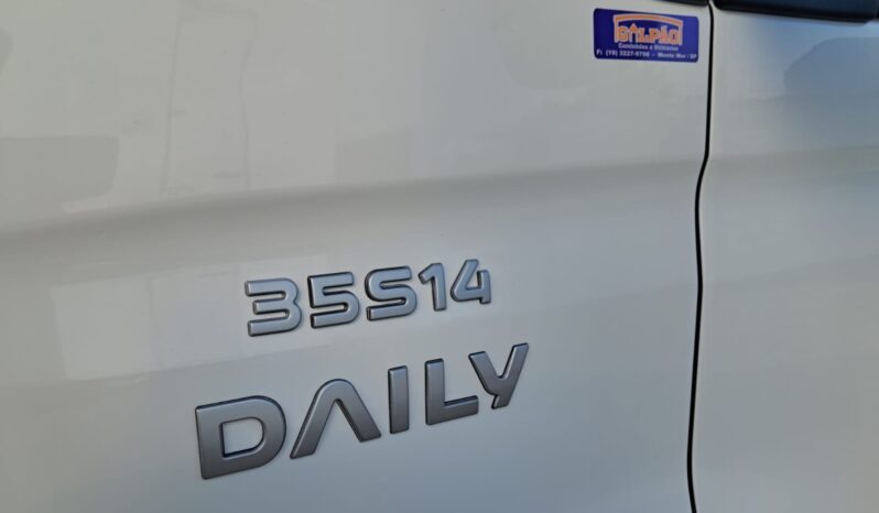 Iveco Daily 35S14 Baú Carga Seca – (2018) completo