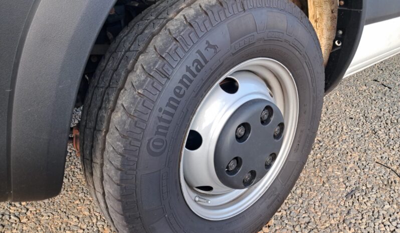 Iveco Daily 35S14 Baú Carga Seca – (2018) completo