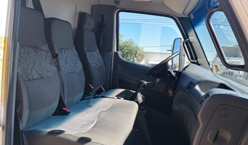 MB Accelo 815C 4X2 Baú Carga Seca – (2016) completo