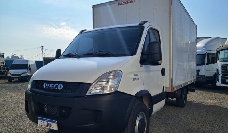 Iveco Daily 35S14 Baú Carga Seca – (2018) completo
