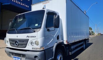 MB Accelo 815C 4X2 Baú Carga Seca – (2016) completo