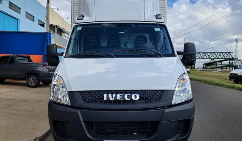 Iveco Daily 35S14 Baú Carga Seca – (2013) completo