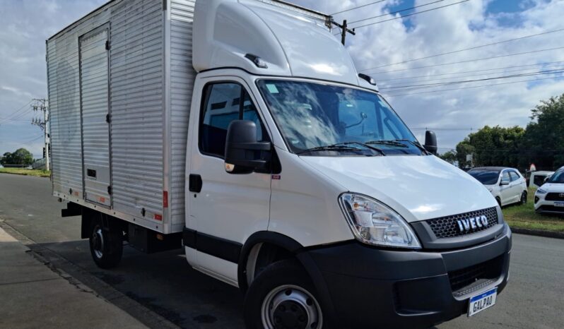 Iveco Daily 35S14 Baú Carga Seca – (2013) completo