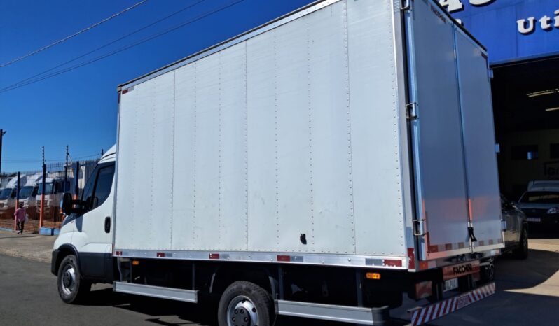 Iveco Daily 35.150 Baú Carga Seca – (2021) completo