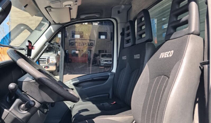 Iveco Daily 35S14 Baú Carga Seca – (2013) completo