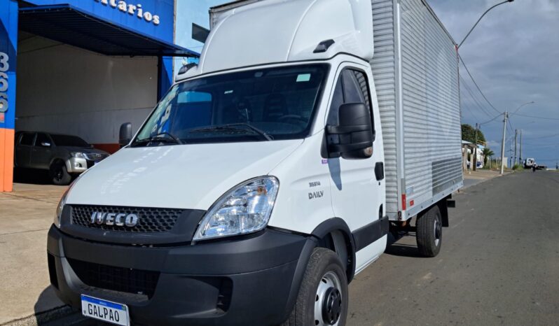 Iveco Daily 35S14 Baú Carga Seca – (2013) completo
