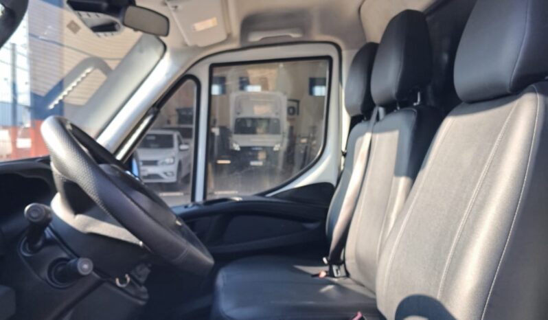 Iveco Daily 35.150 Baú Carga Seca – (2022) completo