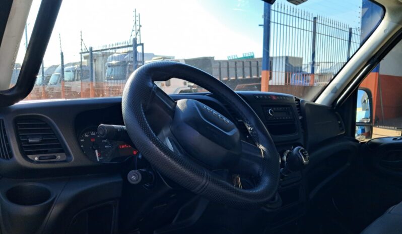 Iveco Daily 35.150 Baú Carga Seca – (2022) completo