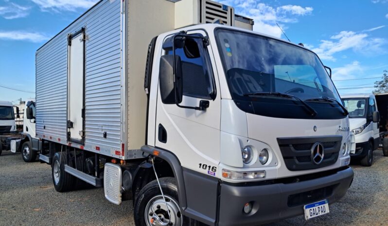 MB Accelo 1016 4X2 Baú Refrigerado – (2012) completo