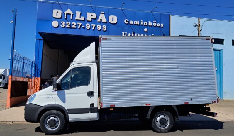 Iveco Daily 35S14 Baú Carga Seca – (2014) completo