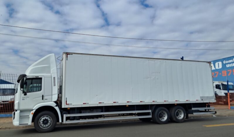 VW 24.280 6X2 PRIME Baú Carga Seca – (2021) completo