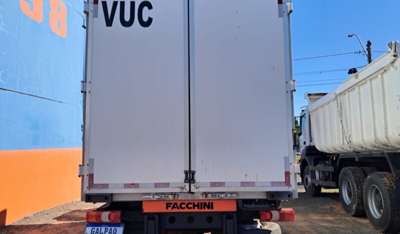 M.Benz Accelo 1016 4X2 Baú Carga Seca – (2021) completo