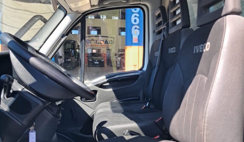 Iveco Daily 35S14 Baú Carga Seca – (2014) completo