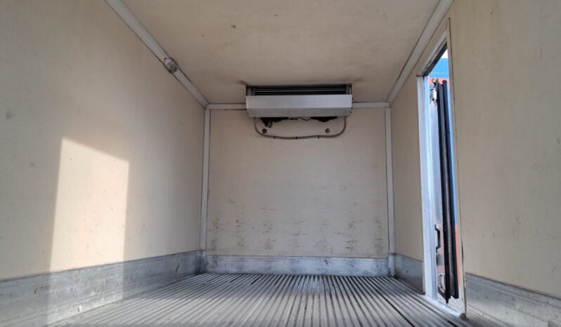 MB Accelo 1016 4X2 Baú Refrigerado – (2012) completo