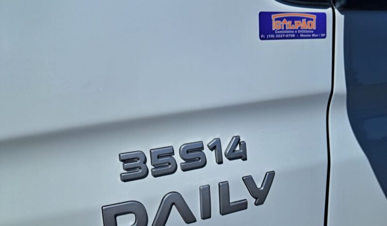 Iveco Daily 35S14 Baú Carga Seca – (2014) completo