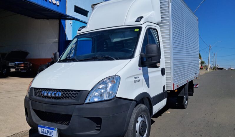 Iveco Daily 35S14 Baú Carga Seca – (2014) completo