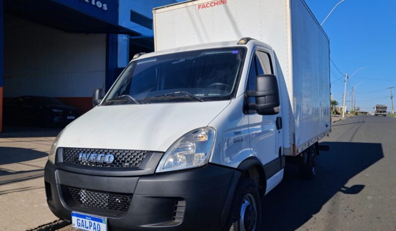 Iveco Daily 35S14 Baú Carga Seca – (2018) completo