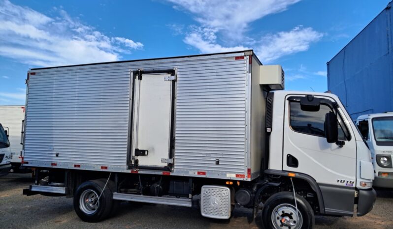 MB Accelo 1016 4X2 Baú Refrigerado – (2012) completo