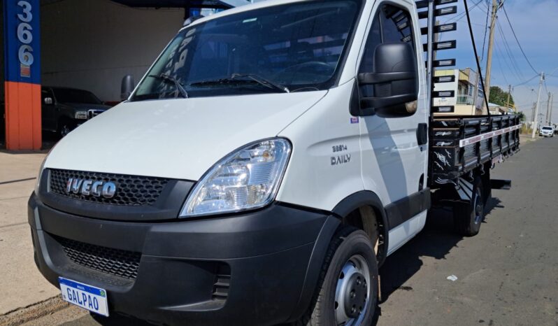 Iveco Daily 35S14 Carroceria 4X2 – (2013) completo