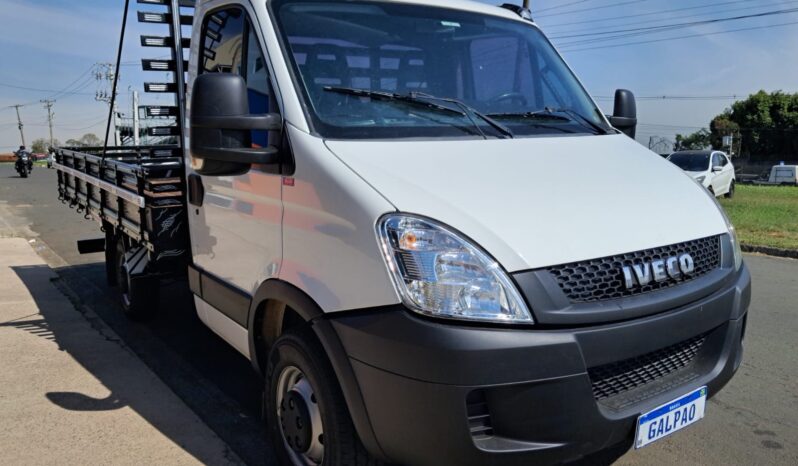 Iveco Daily 35S14 Carroceria 4X2 – (2013) completo