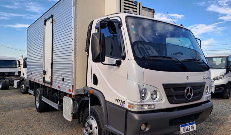 MB Accelo 1016 4X2 Baú Refrigerado – (2012) completo