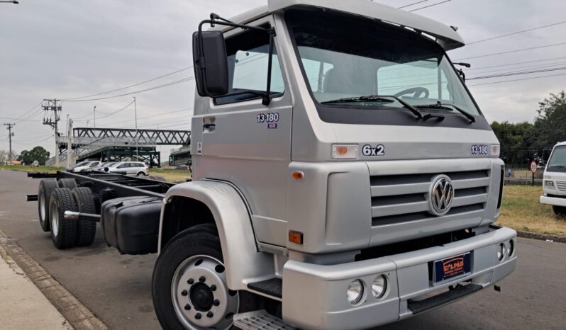 VW 13.180 Worker 6X2 Chassis – (2005) completo