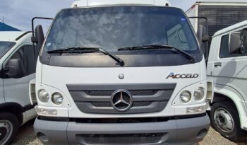 M.Benz Accelo 1016 4X2 Baú Carga Seca – (2021) completo