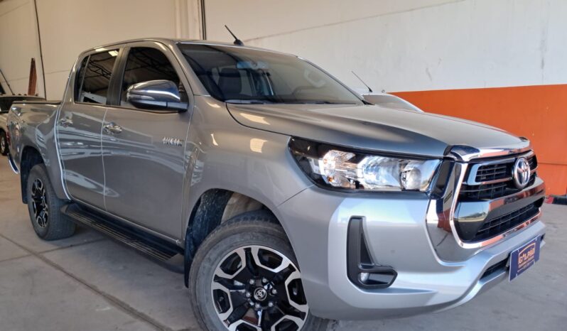 TOYOTA HILUX SRV CD 2.8 4X4 DIESEL AT – (2024) completo